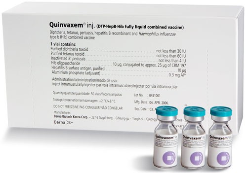 WHO sẽ đến Việt Nam điều tra lại những trường hợp tai biến sau khi tiêm vắc xin Quinvaxem - Ảnh: Reuters.